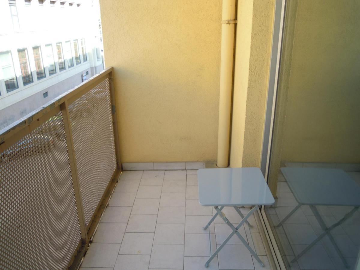 Nimes Studio Parking Dhuoda Ngoại thất bức ảnh