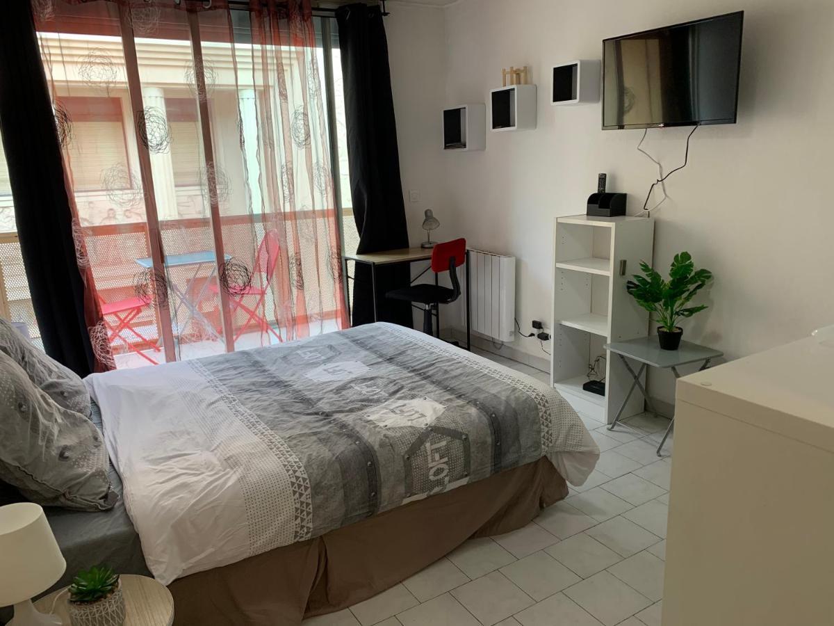 Nimes Studio Parking Dhuoda Ngoại thất bức ảnh